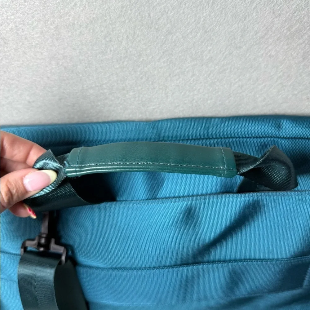 Mosiso 360 Protective Laptop Shoulder Bag in Teal Green Fleece Lined Trolly Belt
